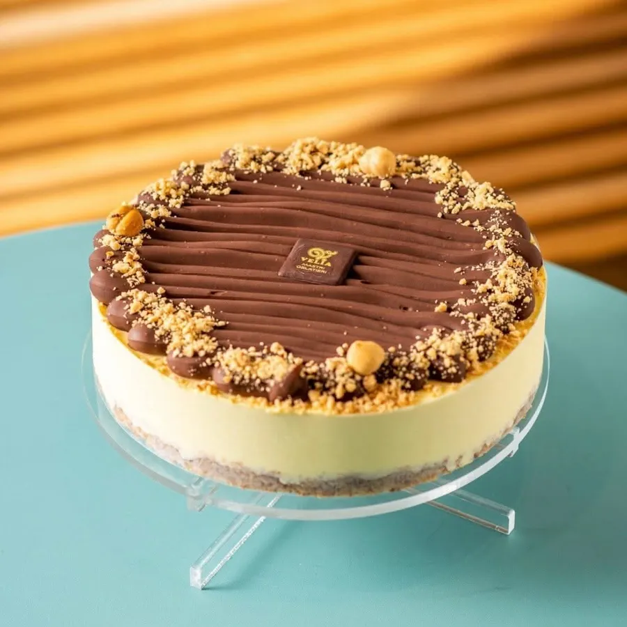 Torta semifreddo alla nocciola con marchio Velia